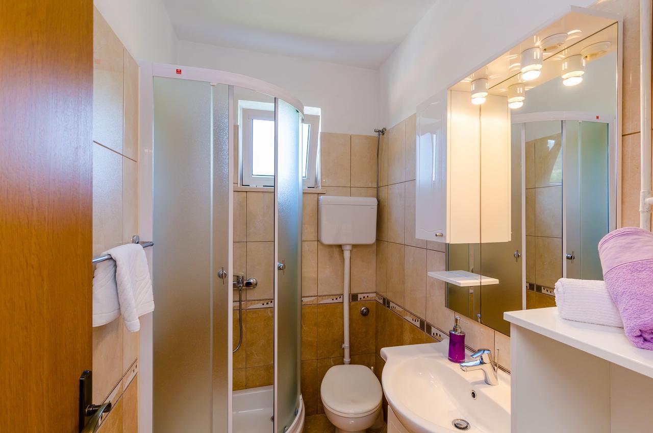 Apartment & Rooms Mazdin Banići Eksteriør billede